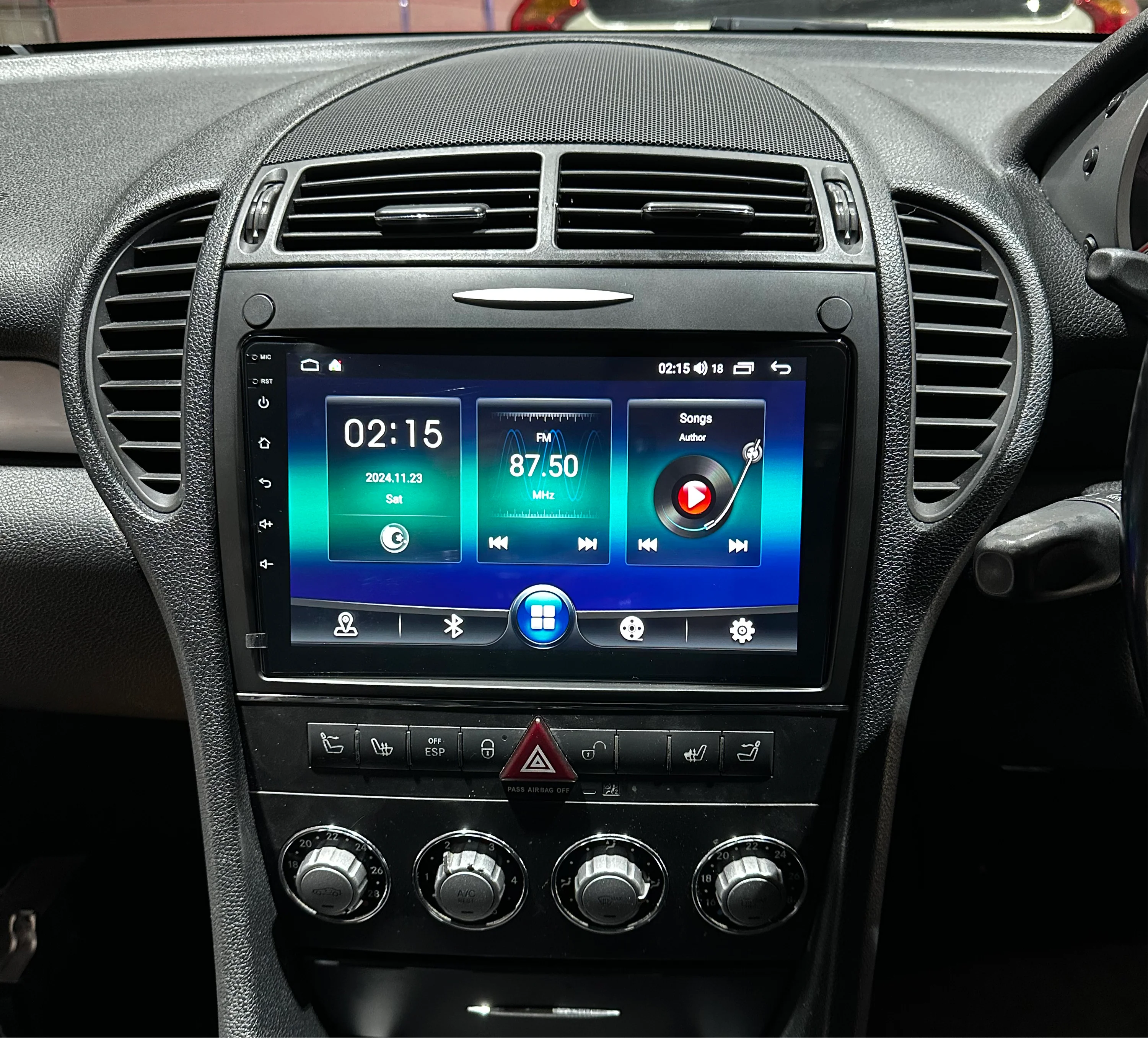 Mercedes-Benz SLK Apple Carplay / Android Auto 9" Stereo Upgrade (2004-2011) - Image 4